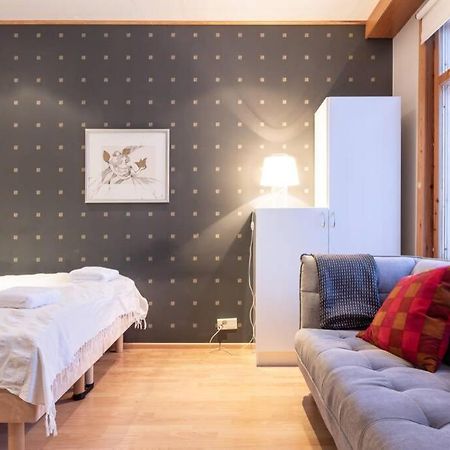 Cozy 1 Bedroom Apt And Free Parking By The Railway Station أولو المظهر الخارجي الصورة