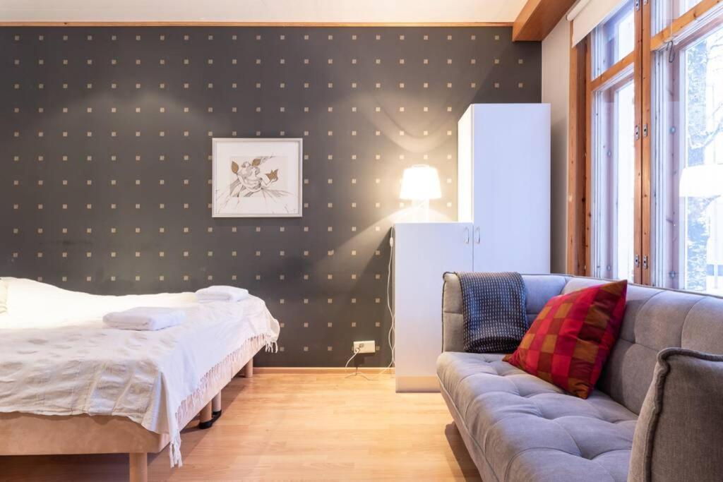 Cozy 1 Bedroom Apt And Free Parking By The Railway Station أولو المظهر الخارجي الصورة