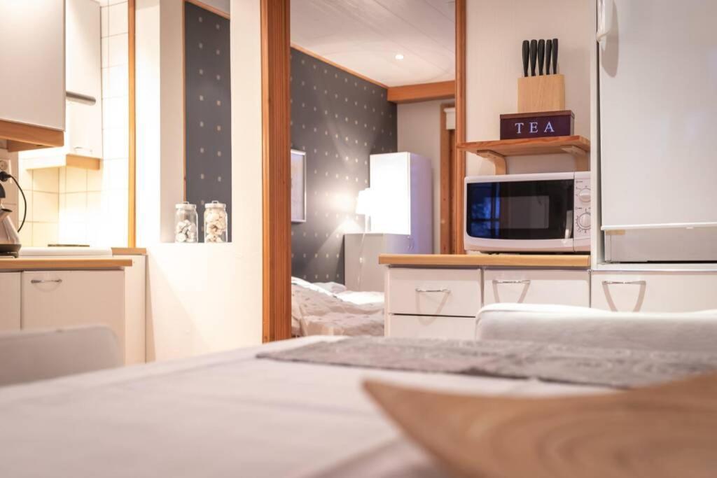 Cozy 1 Bedroom Apt And Free Parking By The Railway Station أولو المظهر الخارجي الصورة